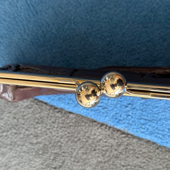 Goldenbleu Deep Purple Patent Leather Clutch (Pre-loved) - Picture 10 of 13